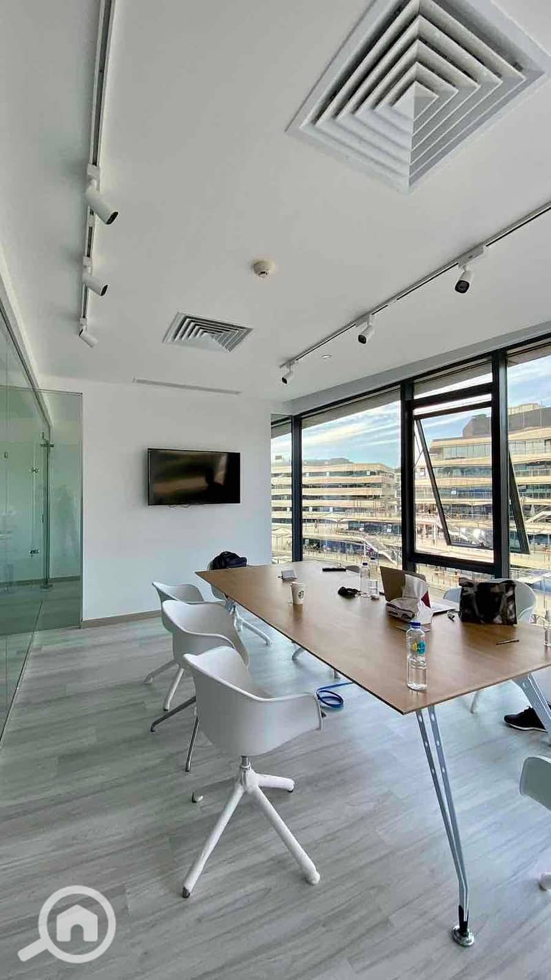 9 95c9a759-80d3-4a68-8e52-e6283e4fa7e8. jpg