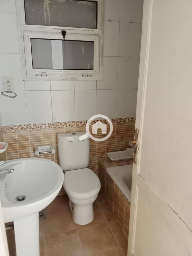 4 8c42cd37-eb7a-4e13-ac7f-92fef8ffae89. jpg