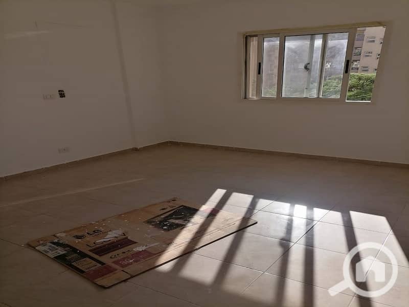 2 09b6d12d-f42b-4e0d-83e0-5b50d5cd236f. jpg