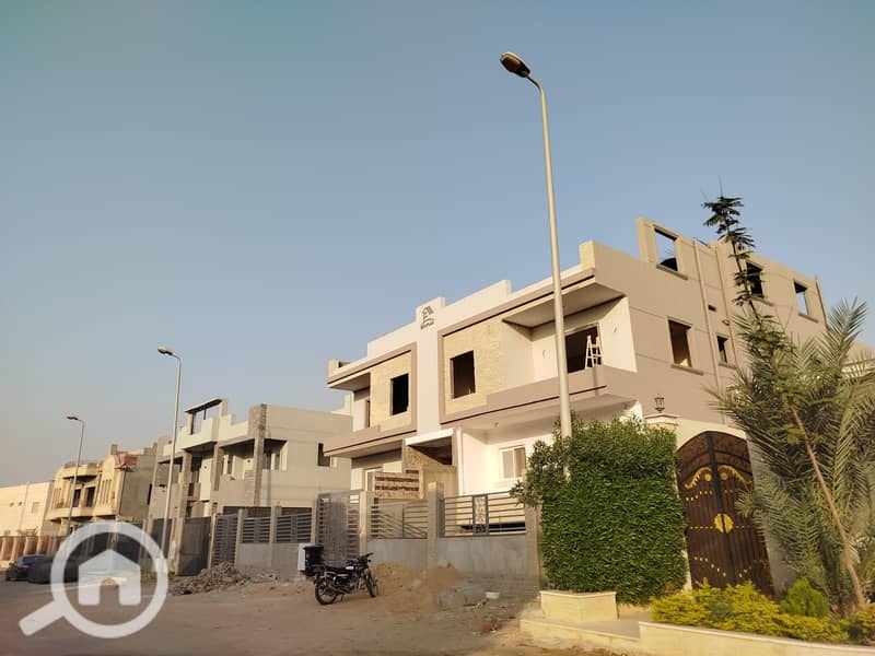 3 8b300f26-1270-4f86-90a3-5a40133907e6. jpg