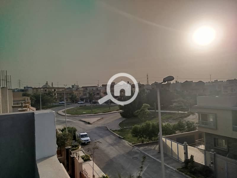 15 89b1bdae-a79e-440f-86be-dfa8322ce155. jpg