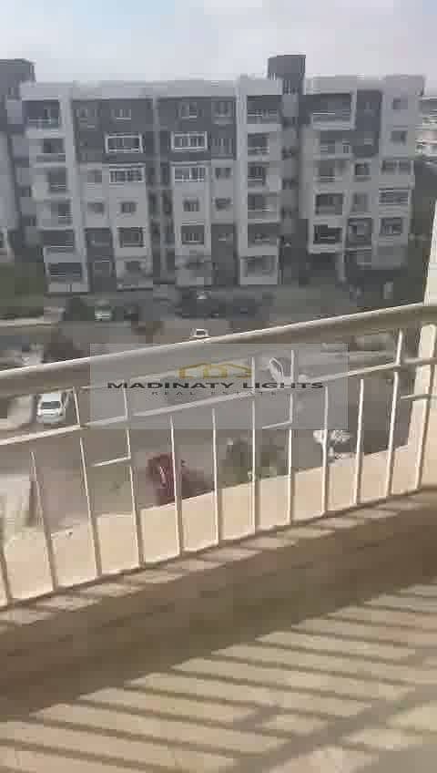 6 ezgif-frame-061. jpg