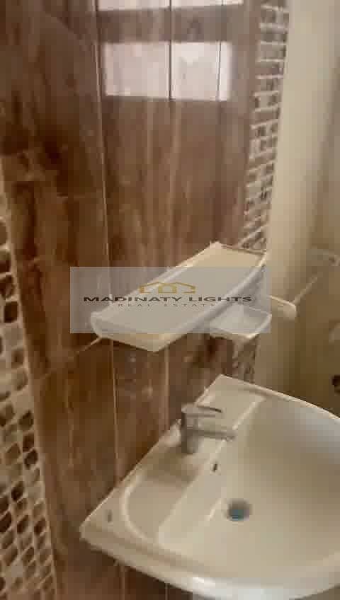 11 ezgif-frame-118. jpg