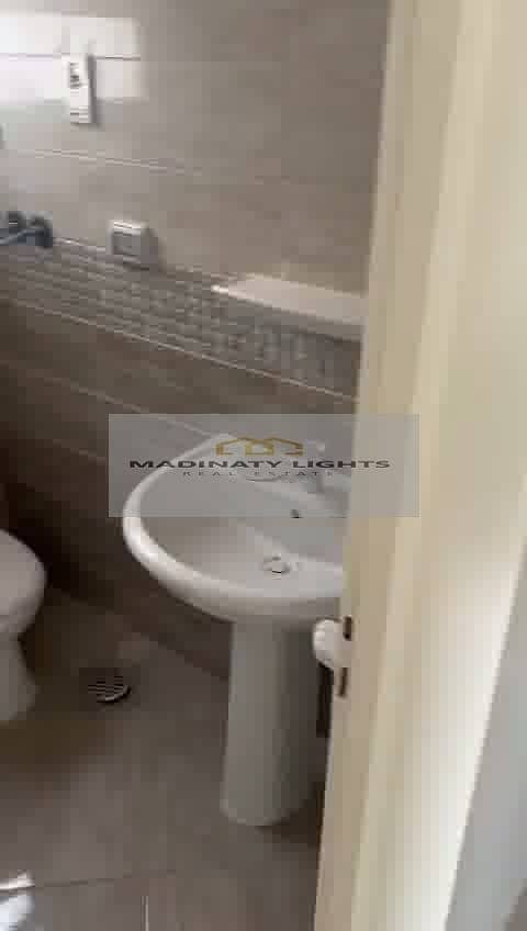 13 ezgif-frame-121. jpg