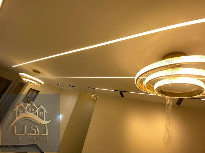 8 d11cc888-d346-40aa-af2e-250a6a11a694. jpg