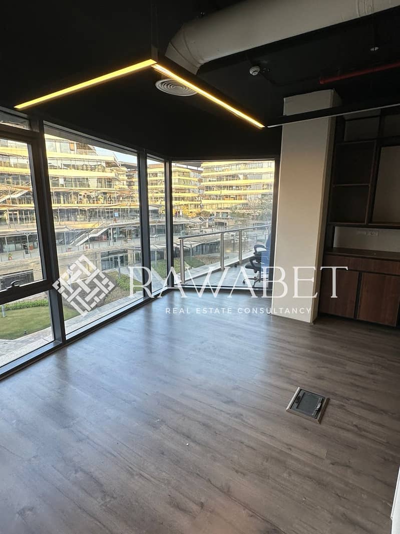 3 WhatsApp Image 2025-12-30 at 8.12. 55 PM (1). jpeg