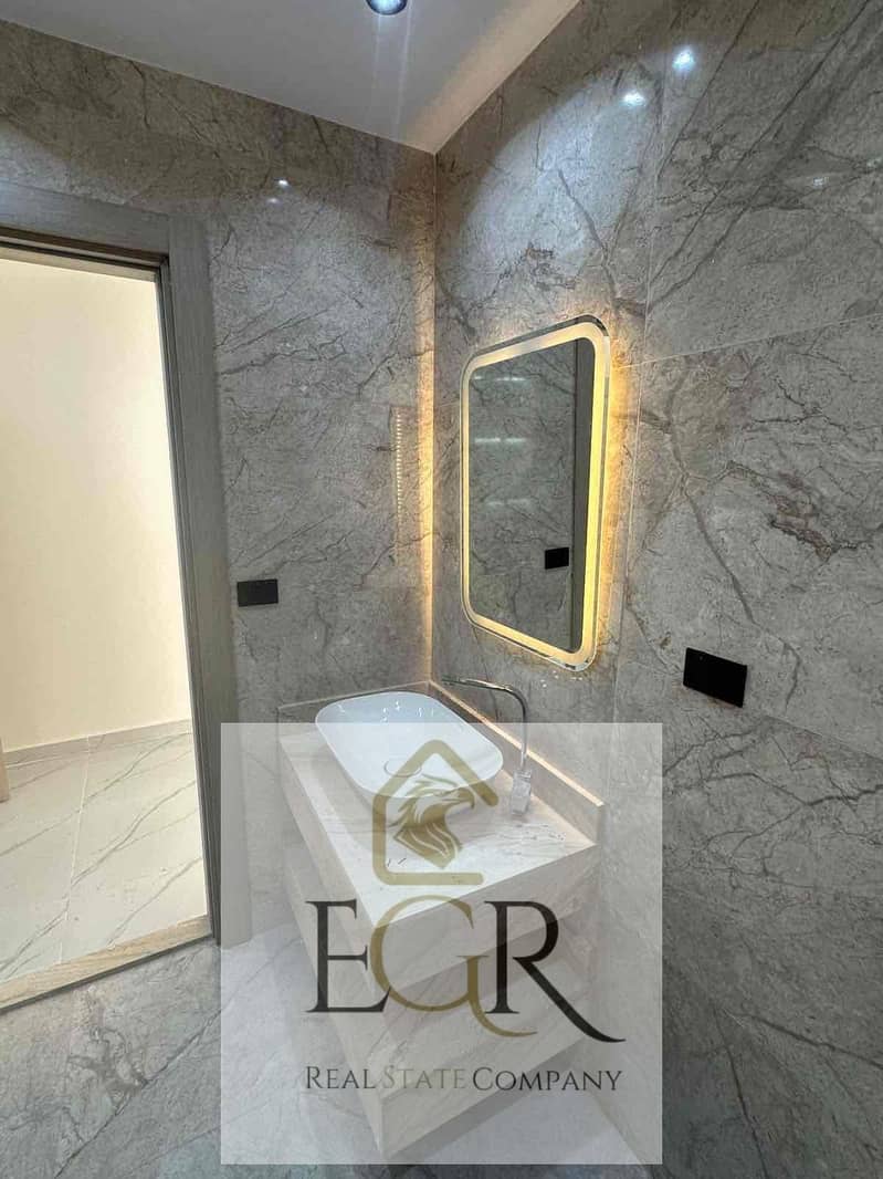 4 38f63aff-6be3-476a-857e-62ff25a48c64. jpg