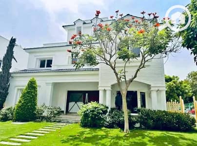 5 Bedroom Townhouse for Sale in New Cairo, Cairo - WhatsApp Image 2025-12-30 at 5.42. 11 PM (5). jpeg 5 Bedroom Townhouse for Sale in New Cairo, Cairo - WhatsApp Image 2025-12-30 at 5.42. 11 PM (5). jpeg