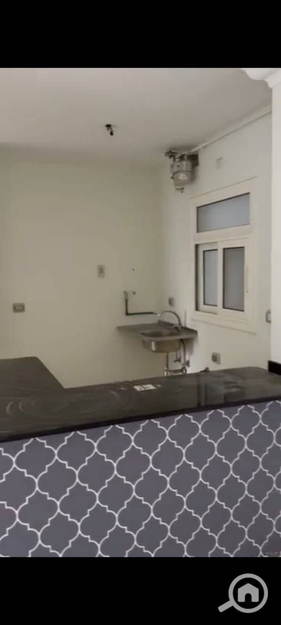 8 0d6c5cfc-f5e4-491c-ba48-41f63bfeccc0. jpeg