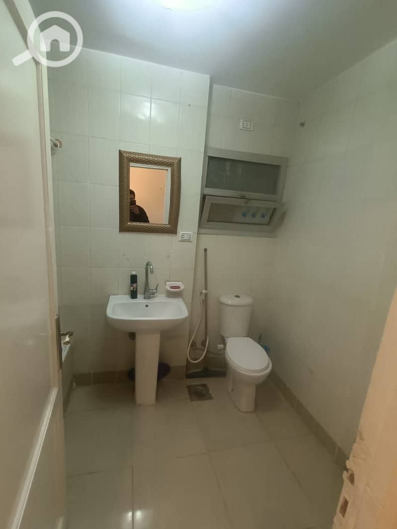 9 6d9f4460-fa25-47b6-bd0a-ffc7f3375edf. jpeg