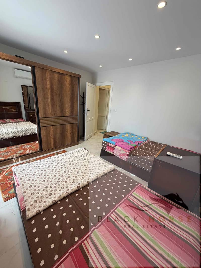 10 44eb13d1-ee65-4bff-aba7-b18d80262eca. jpg