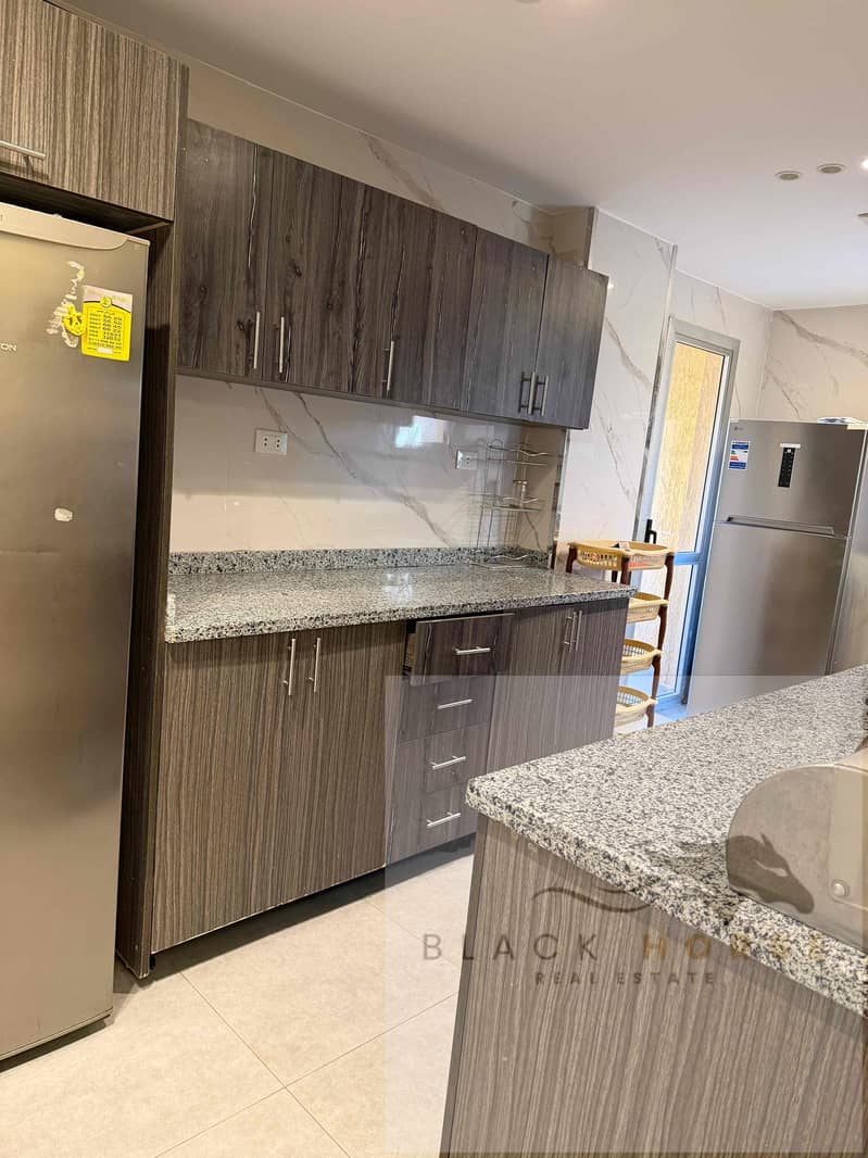 13 b835c0f0-c3fb-46a1-a080-c2243a7cf4e9. jpg