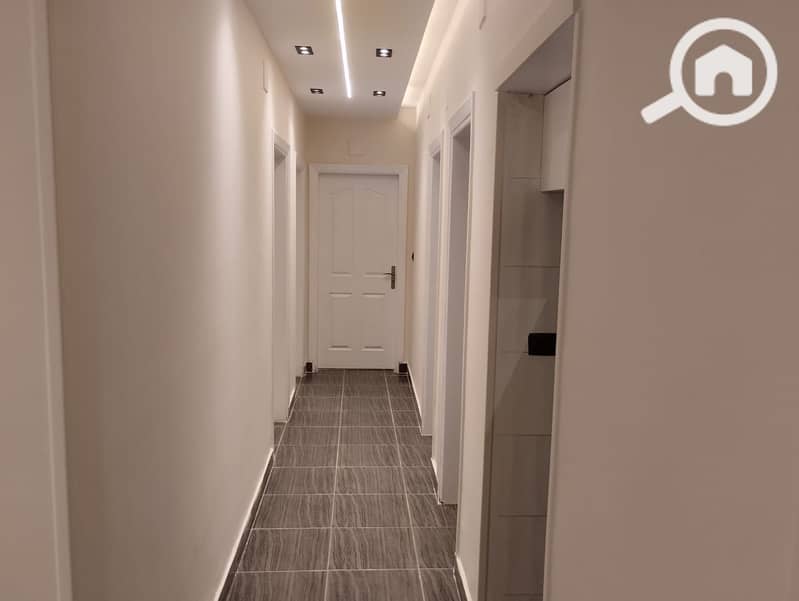 5 0d6fbbb9-0156-44e9-9a57-54a0c7fbe8d2. jpeg