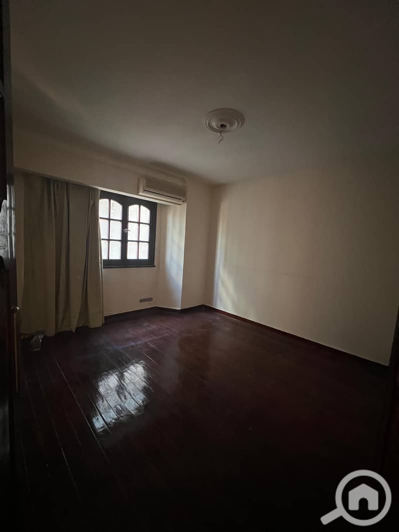 4 286c3f9e-5b88-4a99-bce4-ec89e241a3d3. jpeg