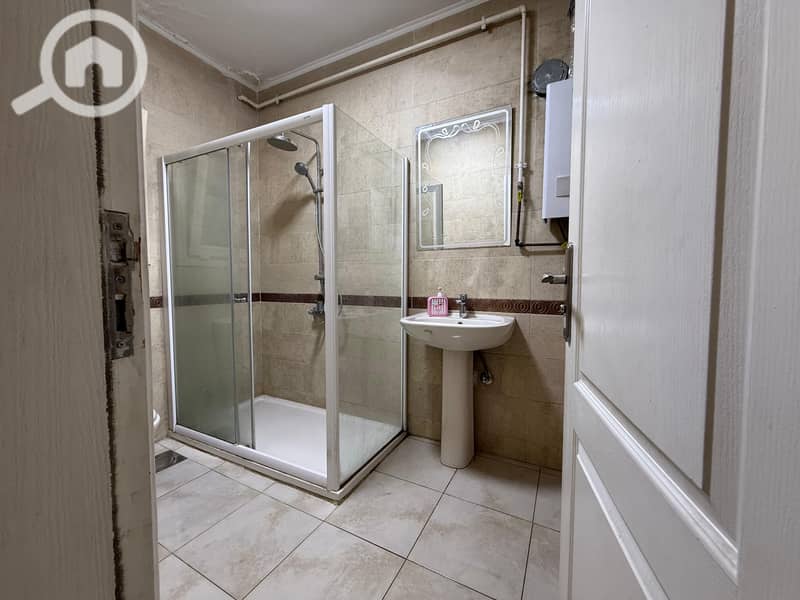 18 ce702c75-3a3e-41a6-a61e-b7d8938f1c87. jpeg