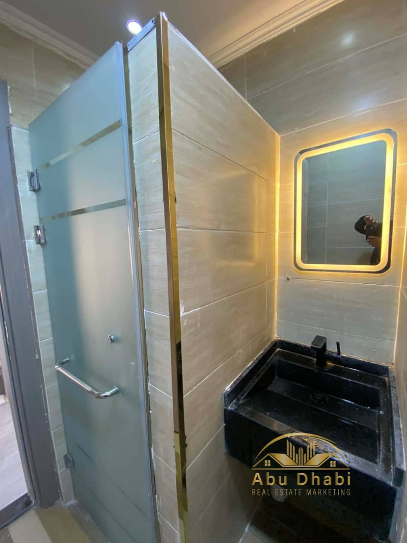 8 30e346ff-e67f-4ed9-aaf4-b9d3764e58ee. jpg