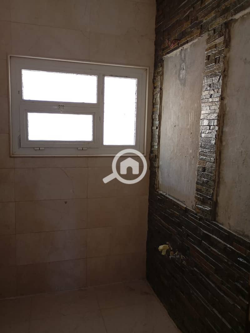 13 fecff500-9600-45b1-921f-8c17d1dd5cfb. jpeg