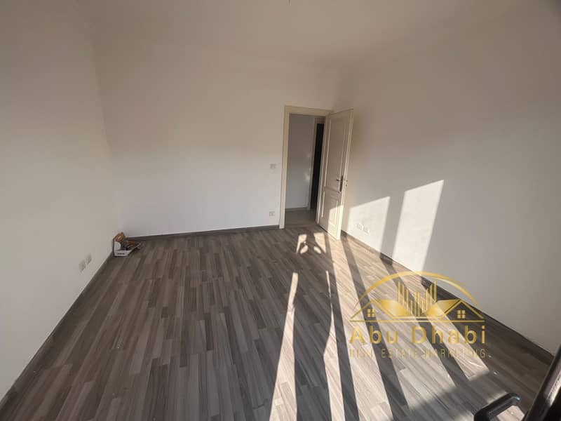 4 183d9ea2-0227-48c9-8e3a-a58ec5d297c7. jpg