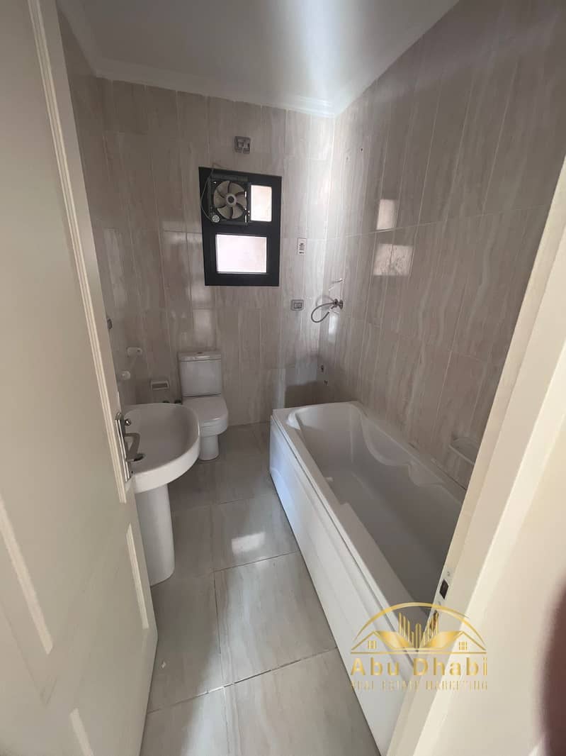 7 0507bdf7-0cc7-4b7c-8c07-1ad3823896fe. jpg