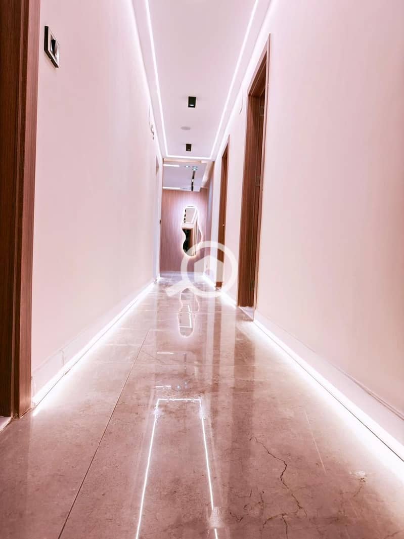 6 843bd7b2-885c-4c70-ab4b-e352793a4dd9. jpg