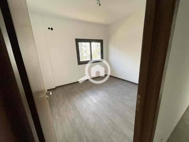 5 bed9a556-46aa-4a9e-a48e-5ffceeec0a4c. jpg