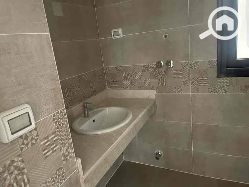 6 7d95a940-85ee-4b3f-9033-ec874ba79252. jpg