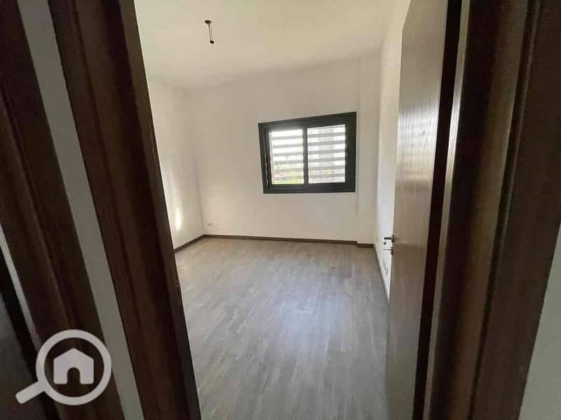 8 92328d91-a1b7-4a62-a451-469460bce99f. jpg