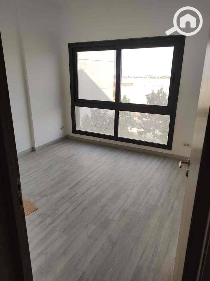 16 906c0ac9-9791-44db-829a-f220e750437c. jpg