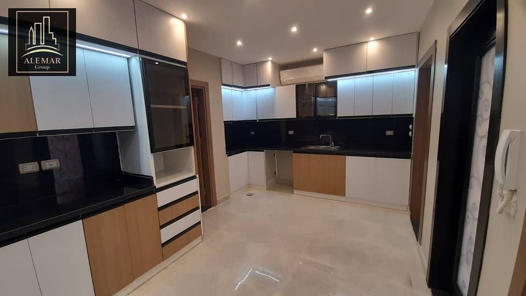 13 700ccad1-b9c6-402a-9239-cd72d6411f88. jpg