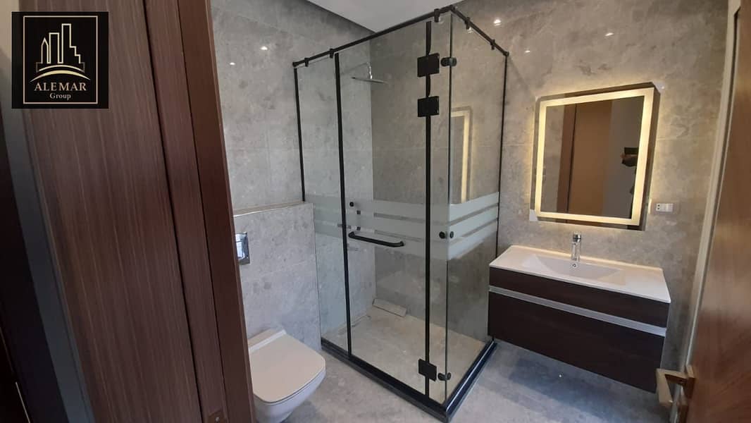 14 7368b54e-2e86-47ad-9b59-2c200c34b9c1. jpg