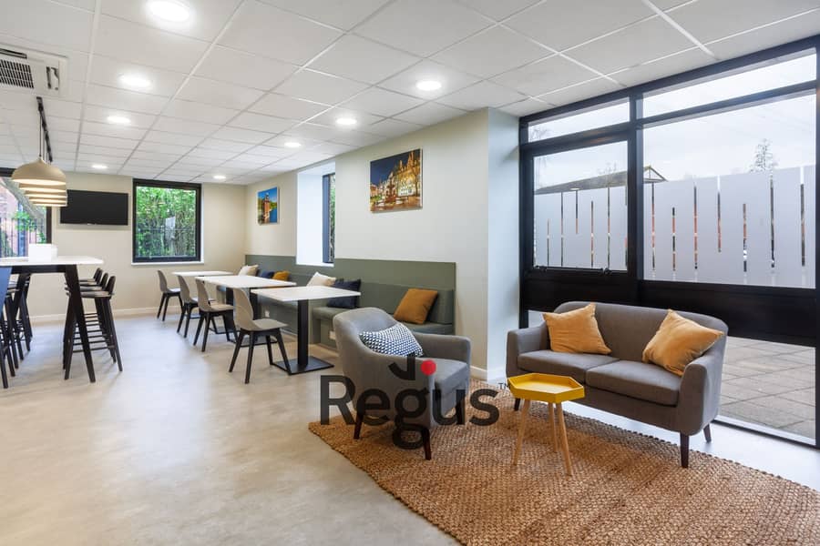 4 Regus Meridian Business Park 5833 Leicester UK Business Lounge. jpg