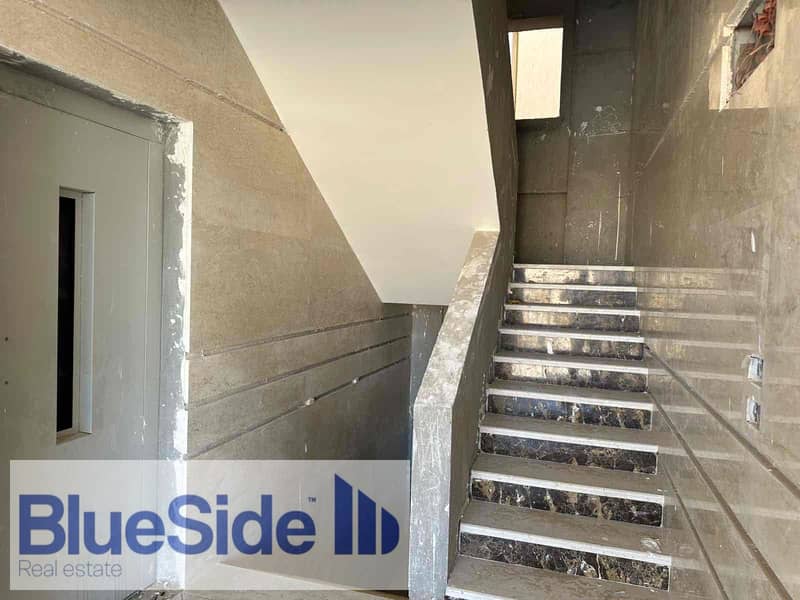 4 2d71ed04-e082-495f-9214-73940f0c9608. jpg