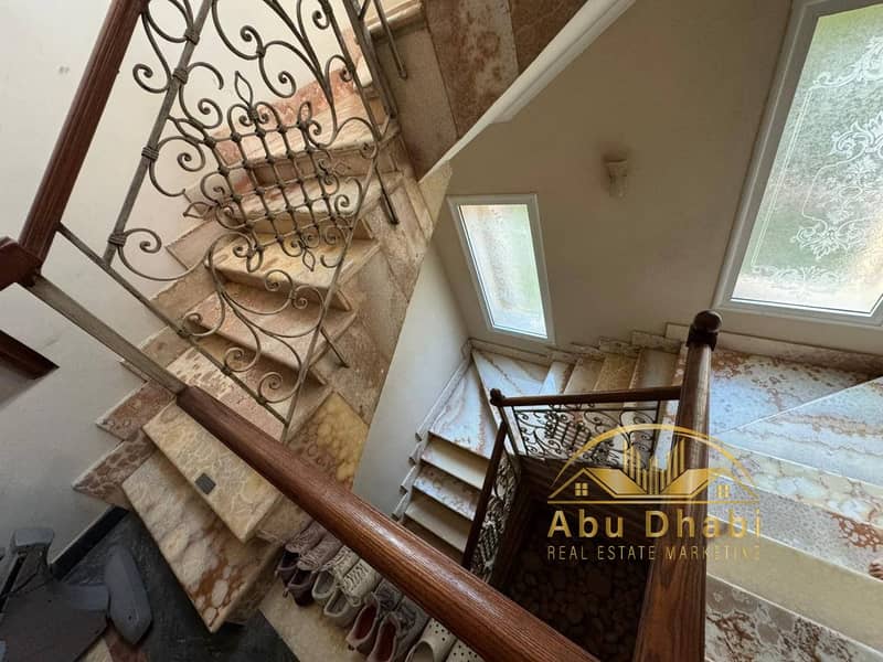 6 bedc1bd6-e44f-459f-90dd-523b7c186f3f. jpg