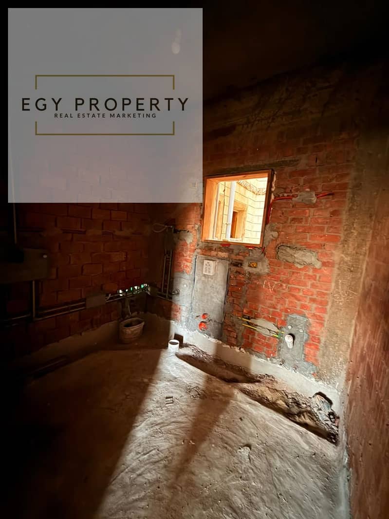 4 23ee6fdb-0069-472f-9c5a-77a387a21c81. jpg