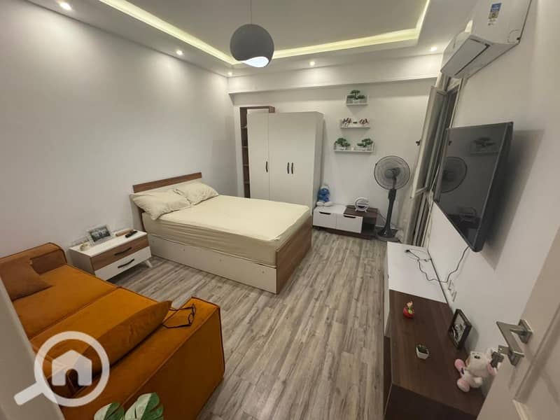 10 a8b7082b-5669-4e67-b864-bc3ccc2c13f7. jpg