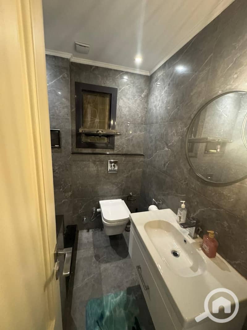 11 aaff0d9d-6ff0-4fd7-b04d-9c2a9aca94f9. jpg