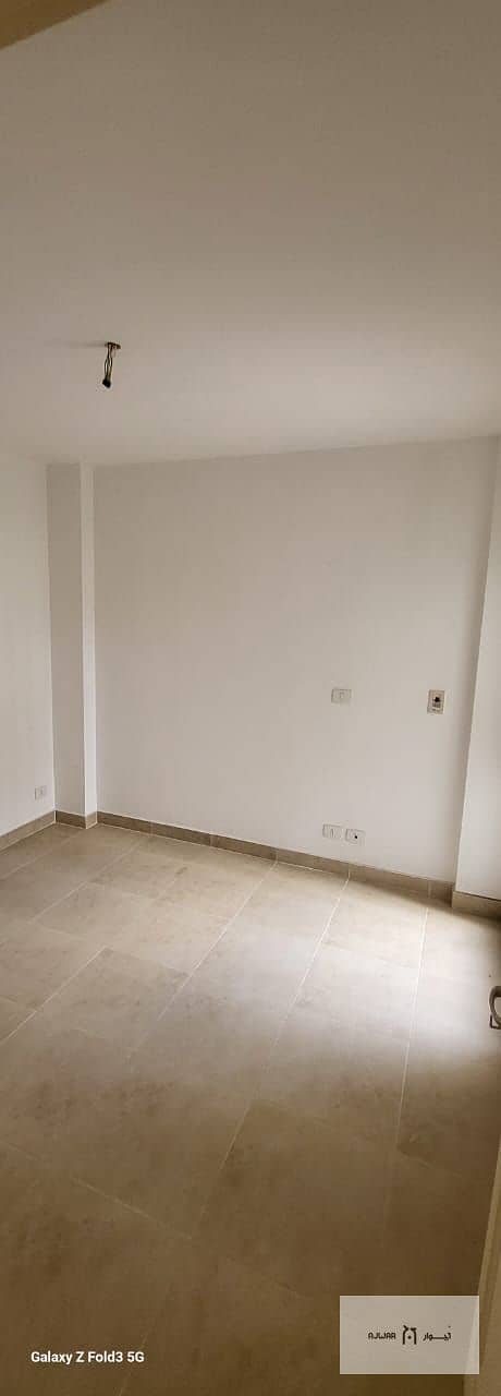 2 8c9cf941-673d-4060-8e6f-5fb5c30b39f9. jpg