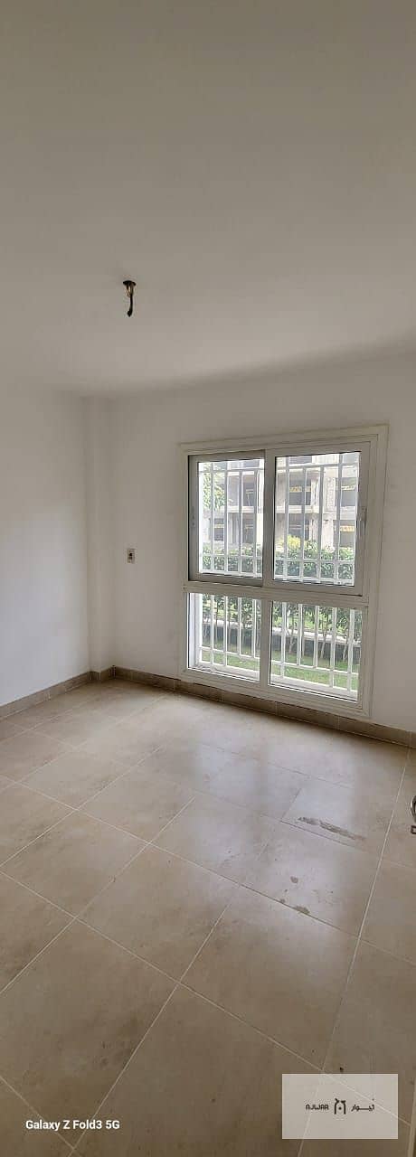 4 b2d366fd-ea02-4fe6-a295-e90a5d3fb1dd. jpg