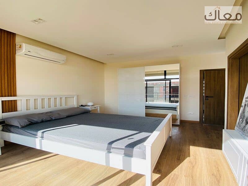 8 b21d7f11-064a-4bb5-bb30-0e1734f54338. jpeg