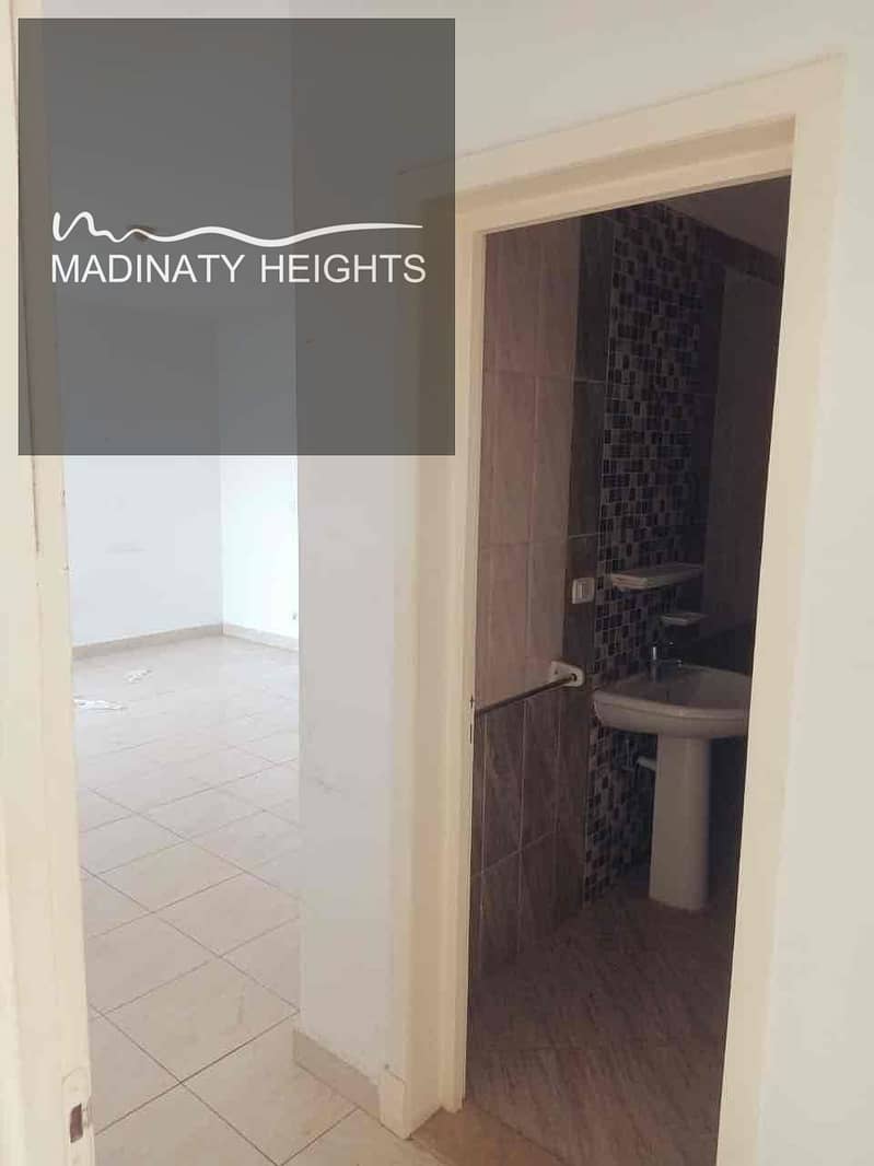 4 57fbd70d-496e-43e4-89e2-effdf14ebe12. jpg