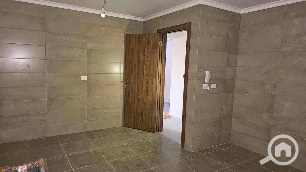 5 f9e83e28-0e81-439c-b21e-c9e81be8be99. jpg