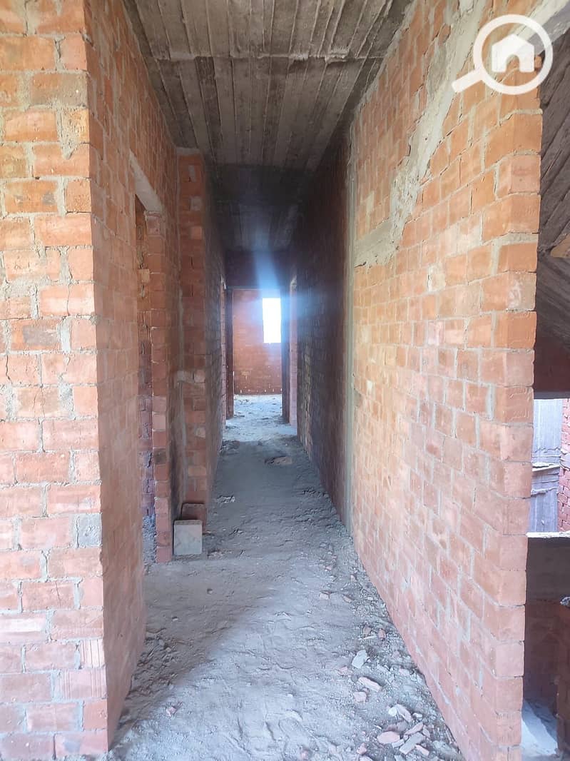 6 04cf6a2a-a629-441e-a25e-04c2e5e475d5. jpg