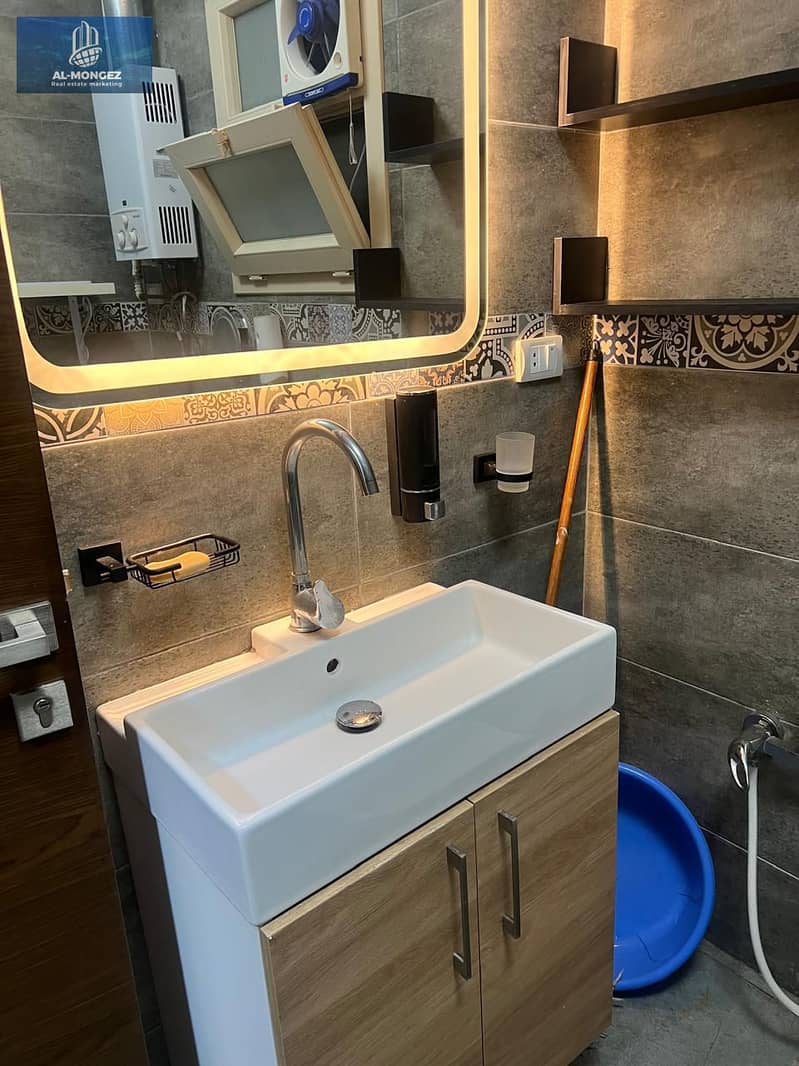 10 7490b1be-44a7-4290-b972-2169b052dd00. jpg