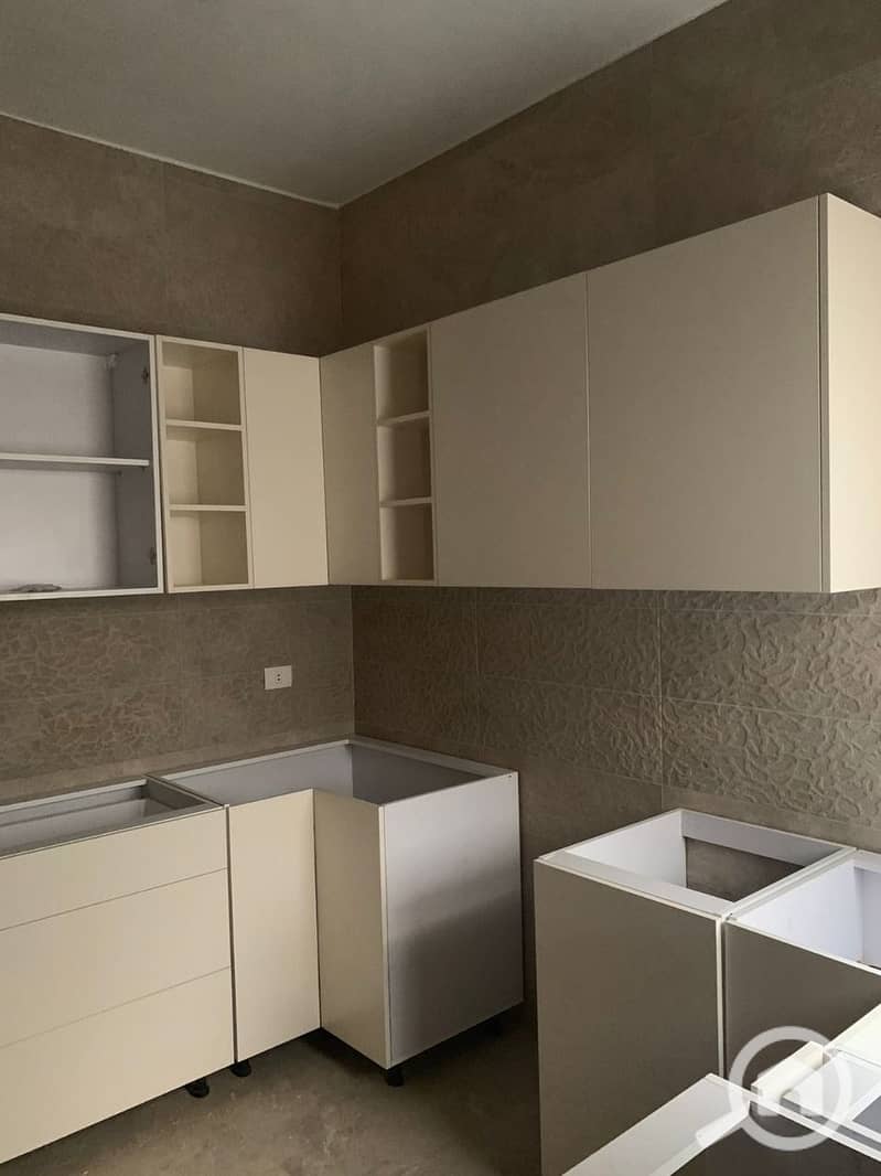 10 7982d363-d16e-4b82-9632-68be4d7141d3. jpeg