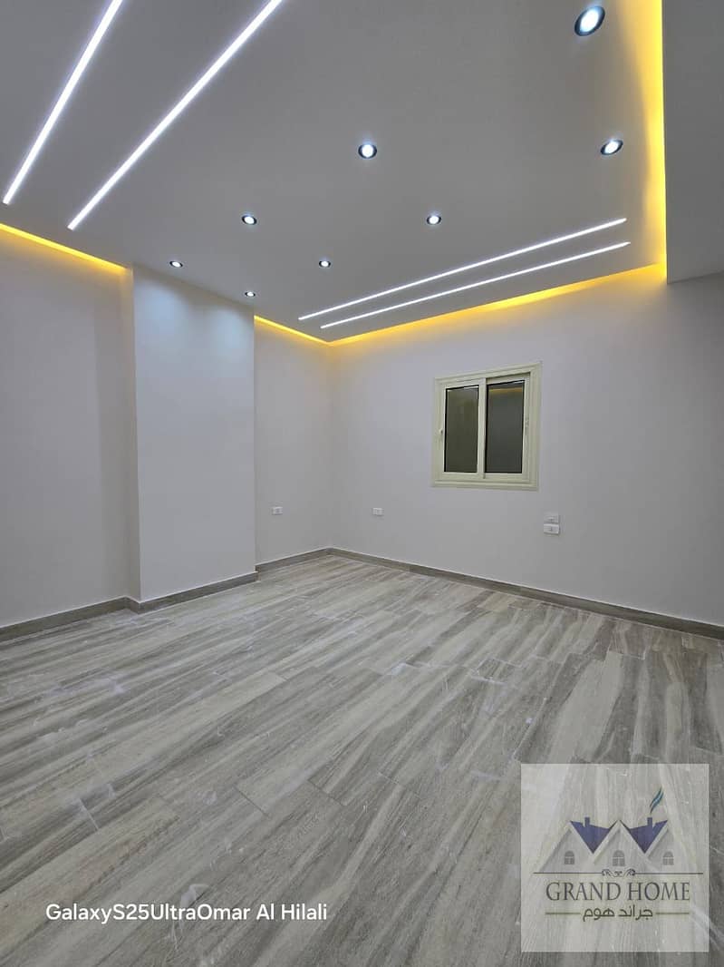 8 c24ef4e5-ab73-4491-adfb-03e536daf6c7. jpg