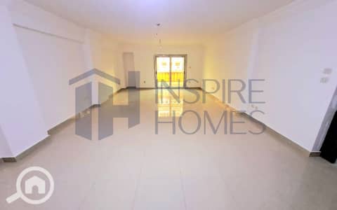 شقة 3 غرف نوم للايجار في لوران، الإسكندرية - 1. jpg