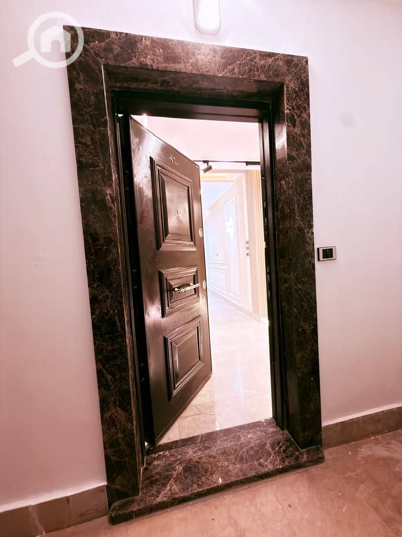 12 75f19660-2300-48ab-9f42-79b13415962d. jpg