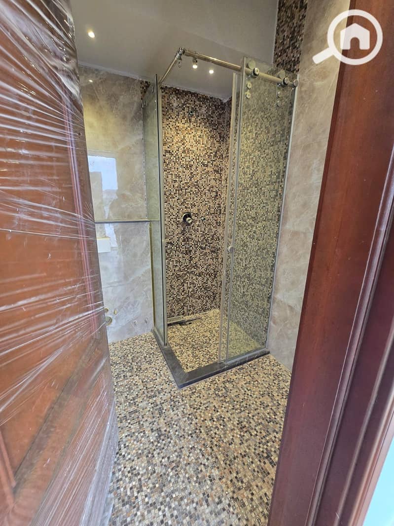 10 92487afb-e041-4d62-9d79-ae314a721461. jpeg