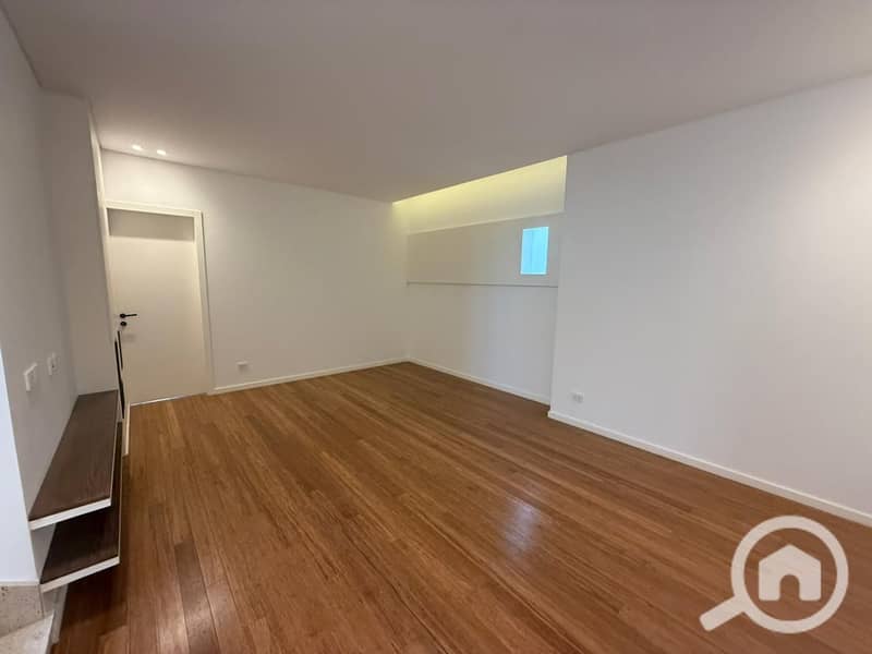 6 WhatsApp Image 2025-11-09 at 7.17. 41 PM (2). jpeg