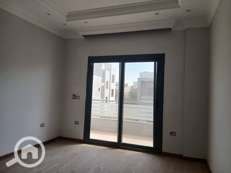 11 cebd88ba-6240-4ce2-98a1-fd0f30279477. jpg